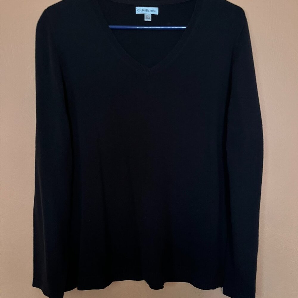 Croft & Barrow Womans Black V-Neck Sweater. New. XL